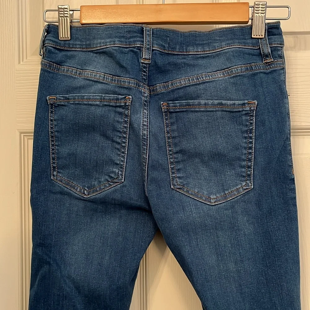 Free People Women’s Shark Bite Distressed High Rise Med Wash Skinny Jeans Sz‎ 27